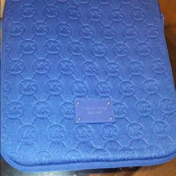 Michael Kors computer sleeve. - Picture 1 of 2